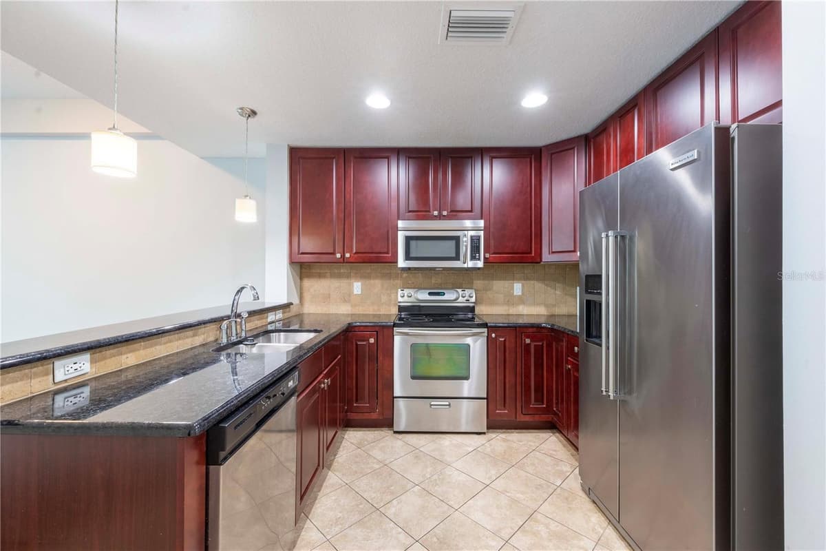 101 EOLA DRIVE — photo 8 of 30