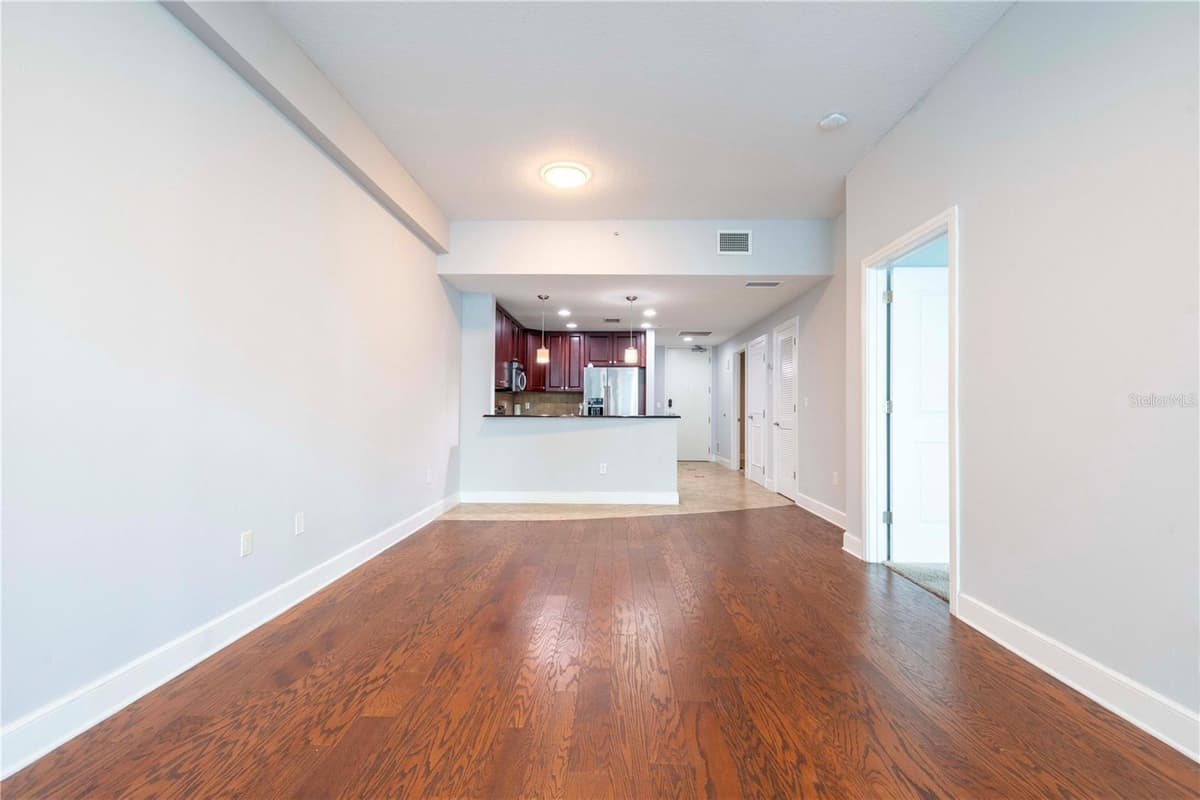 101 EOLA DRIVE — photo 4 of 30