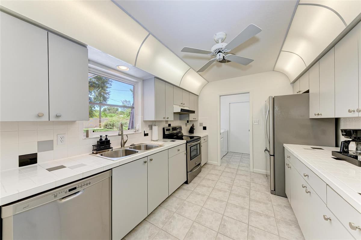 413 BAYCREST DRIVE — photo 14 of 62