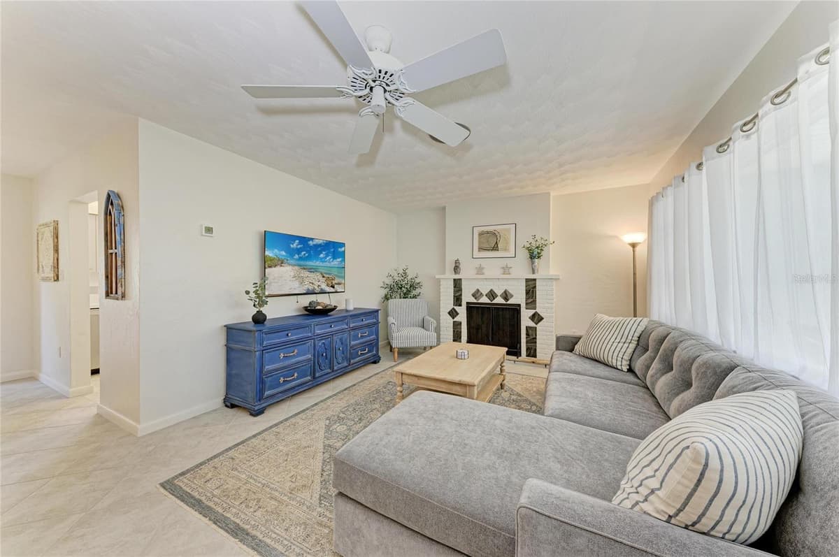 413 BAYCREST DRIVE — photo 11 of 62