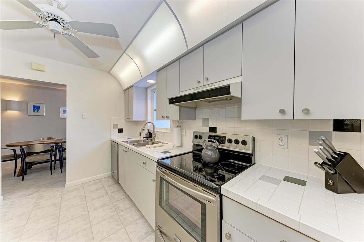 413 BAYCREST DRIVE — photo 18 of 62