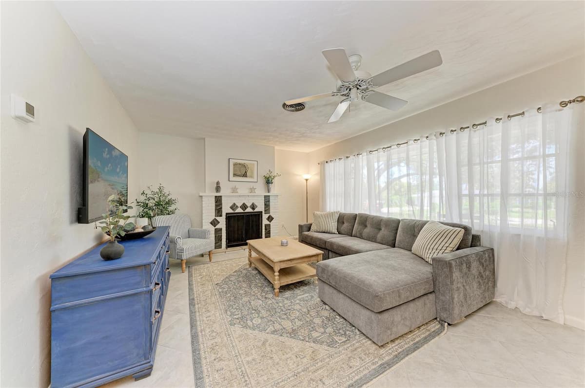 413 BAYCREST DRIVE — photo 10 of 62