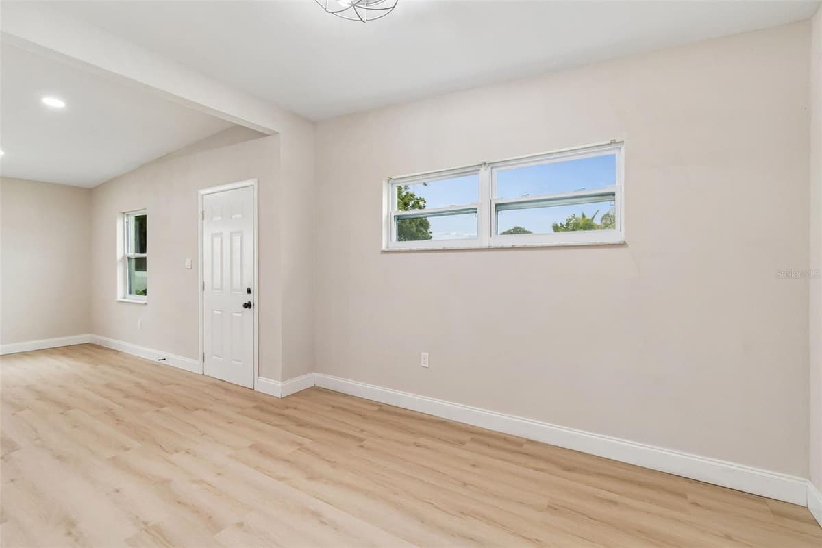 7812 EGYPT LAKE DRIVE — photo 15 of 55