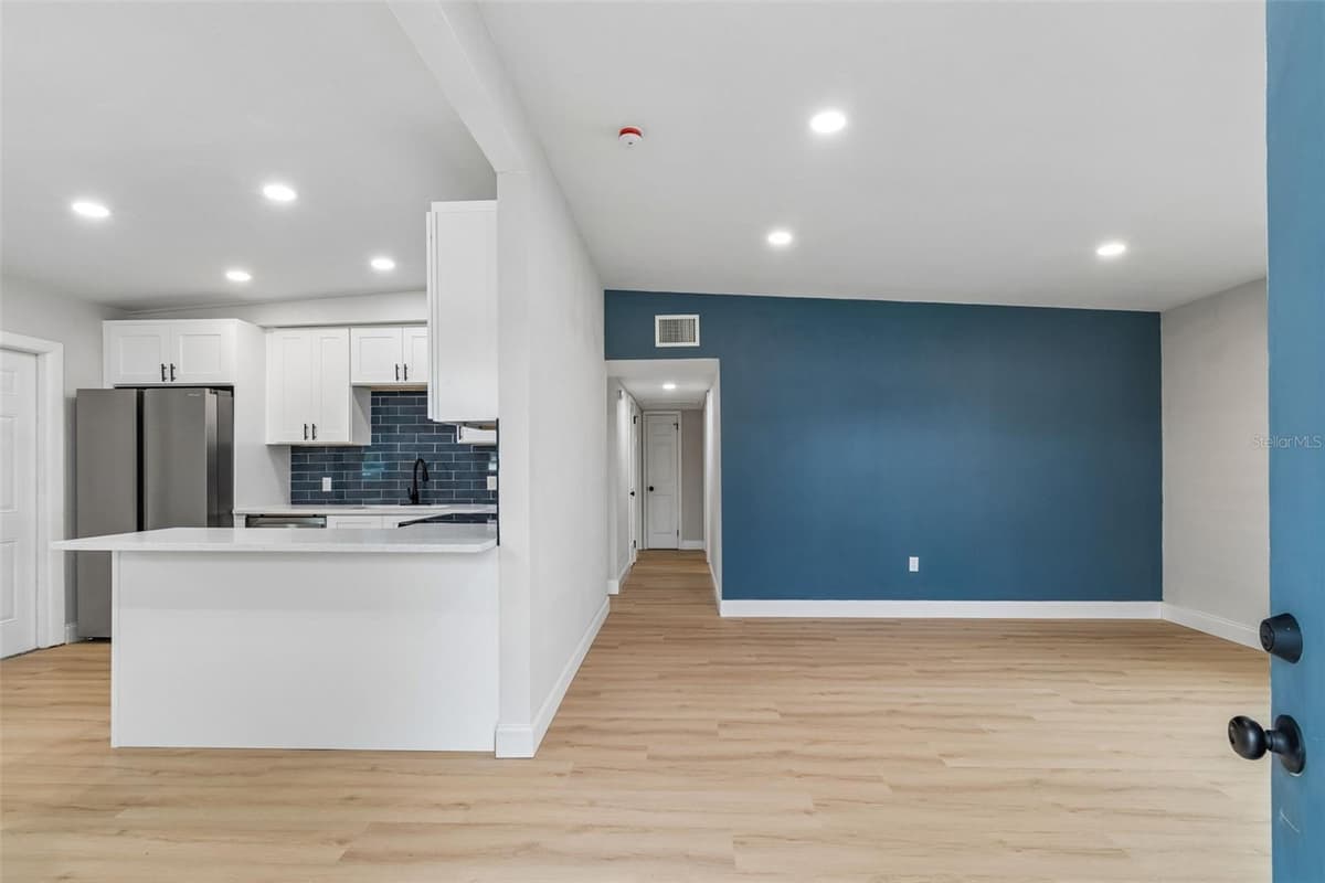 7812 EGYPT LAKE DRIVE — photo 5 of 55