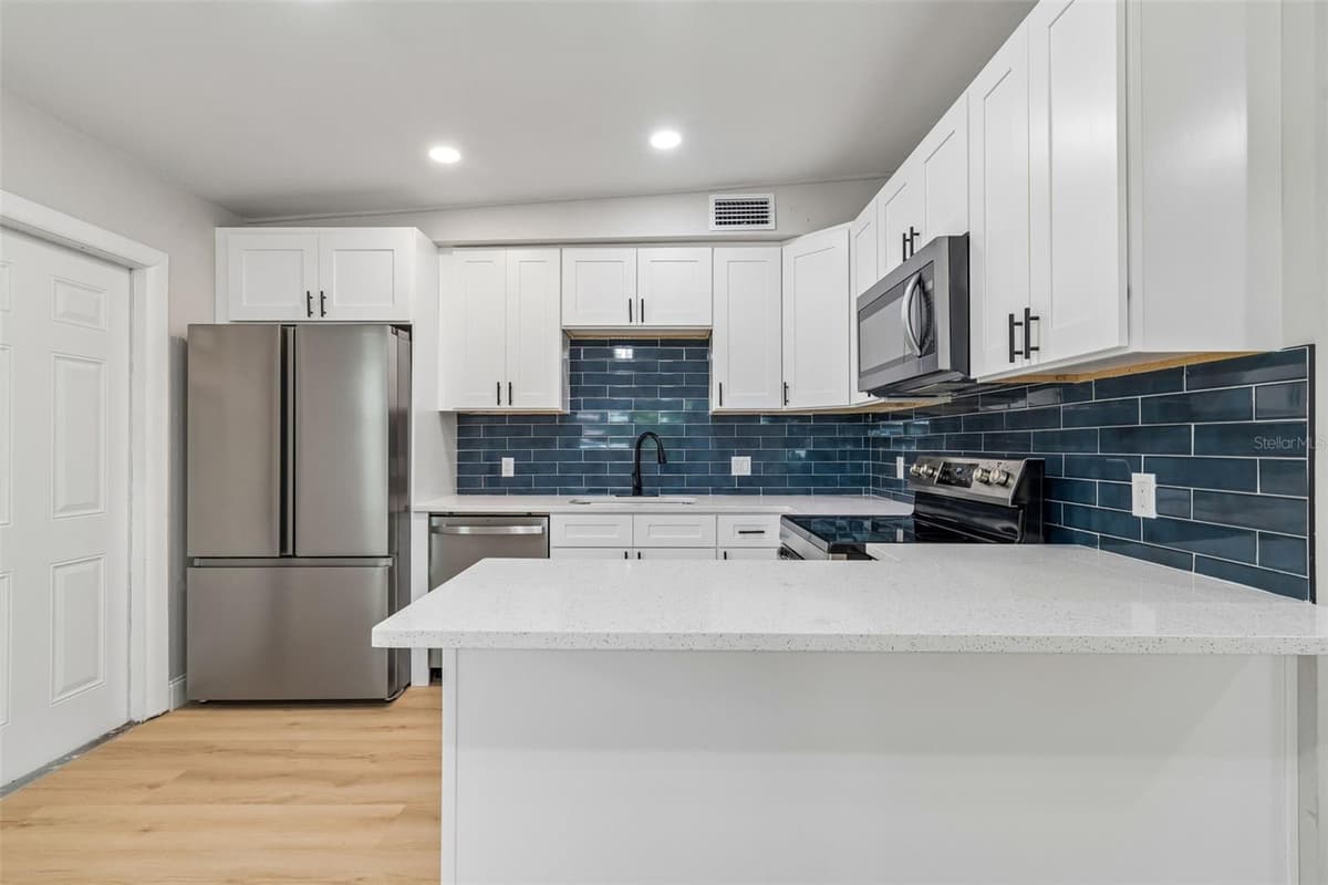 7812 EGYPT LAKE DRIVE — photo 8 of 55