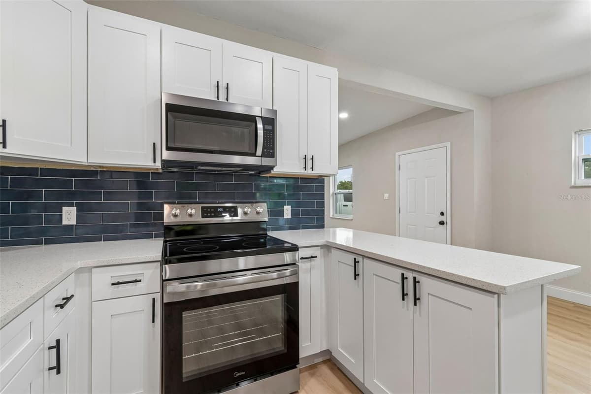 7812 EGYPT LAKE DRIVE — photo 11 of 55