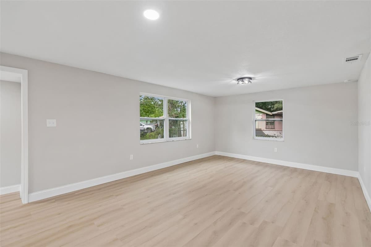 4504 ASHMORE DRIVE — photo 26 of 54
