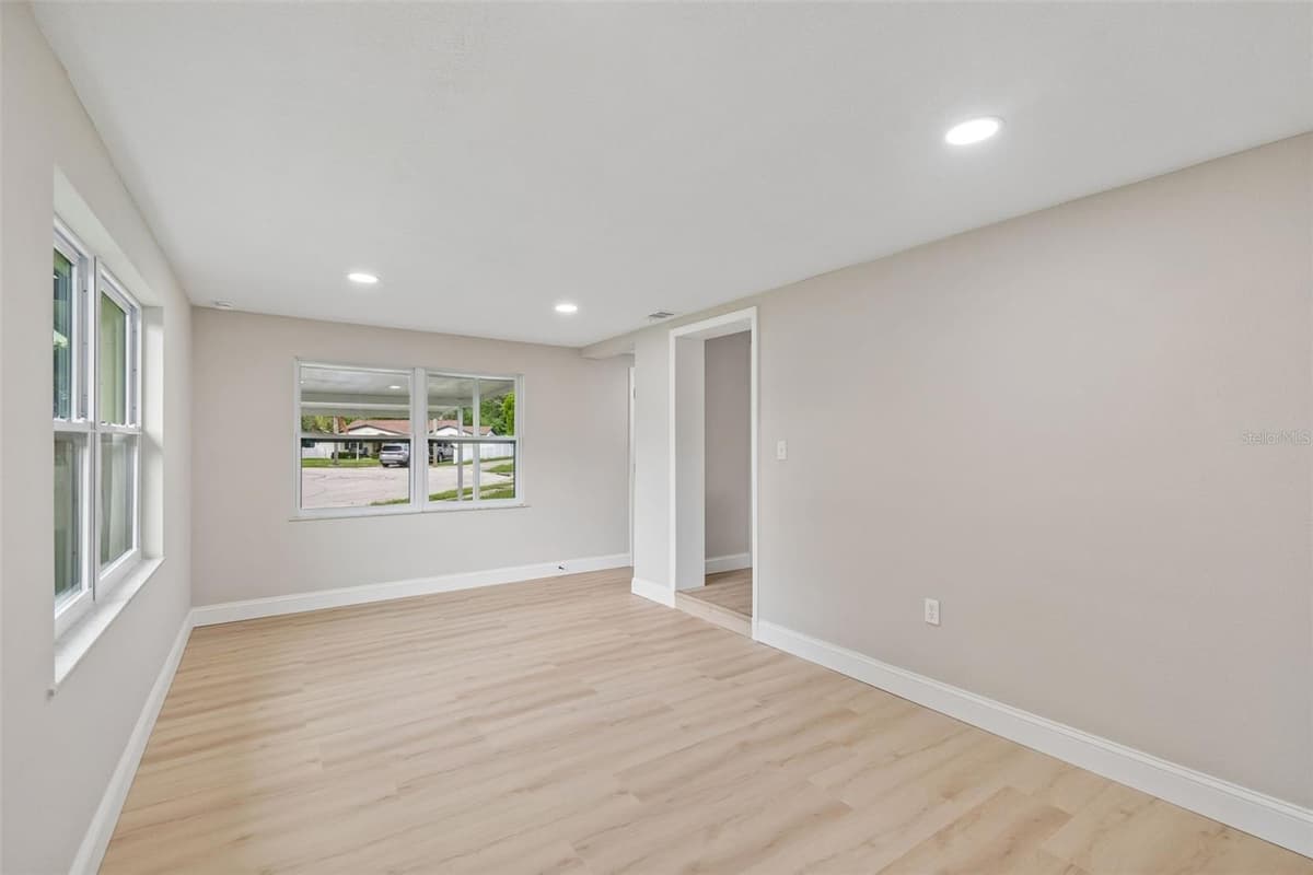 4504 ASHMORE DRIVE — photo 23 of 54