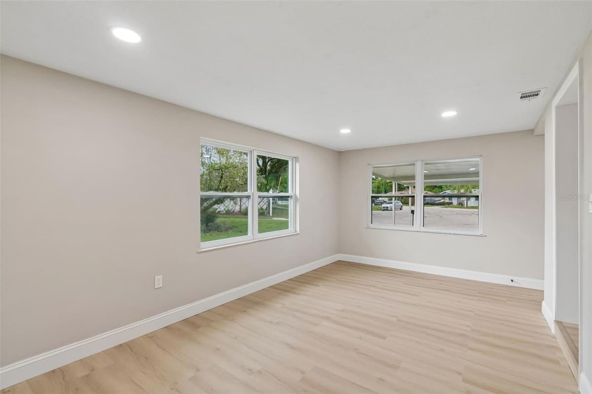 4504 ASHMORE DRIVE — photo 25 of 54