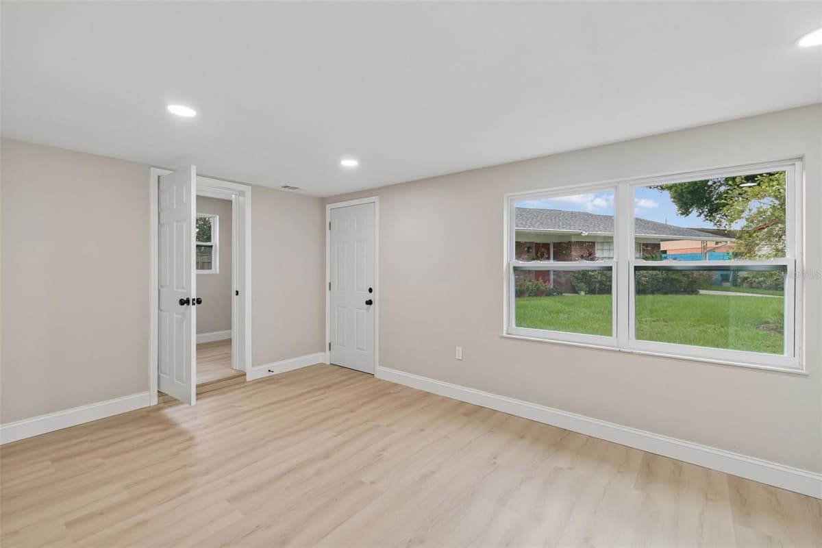 4504 ASHMORE DRIVE — photo 19 of 54