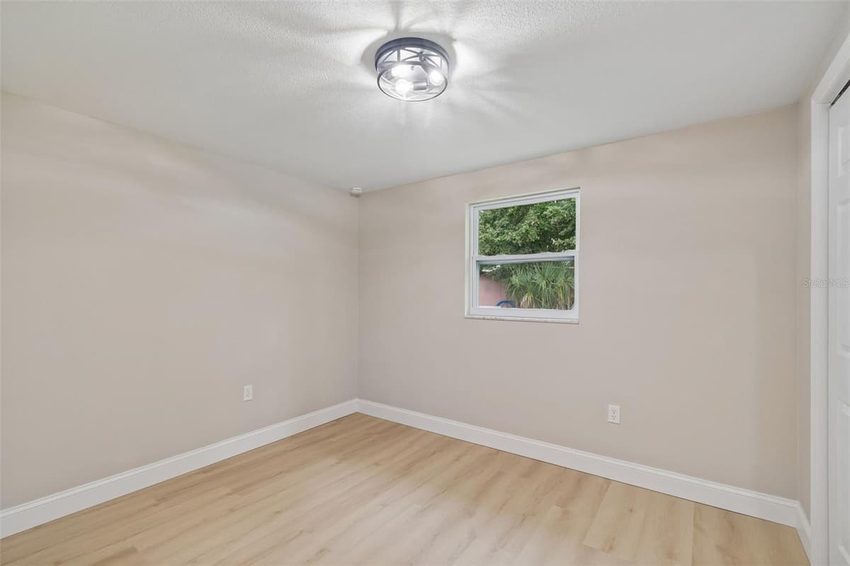 4504 ASHMORE DRIVE — photo 34 of 54