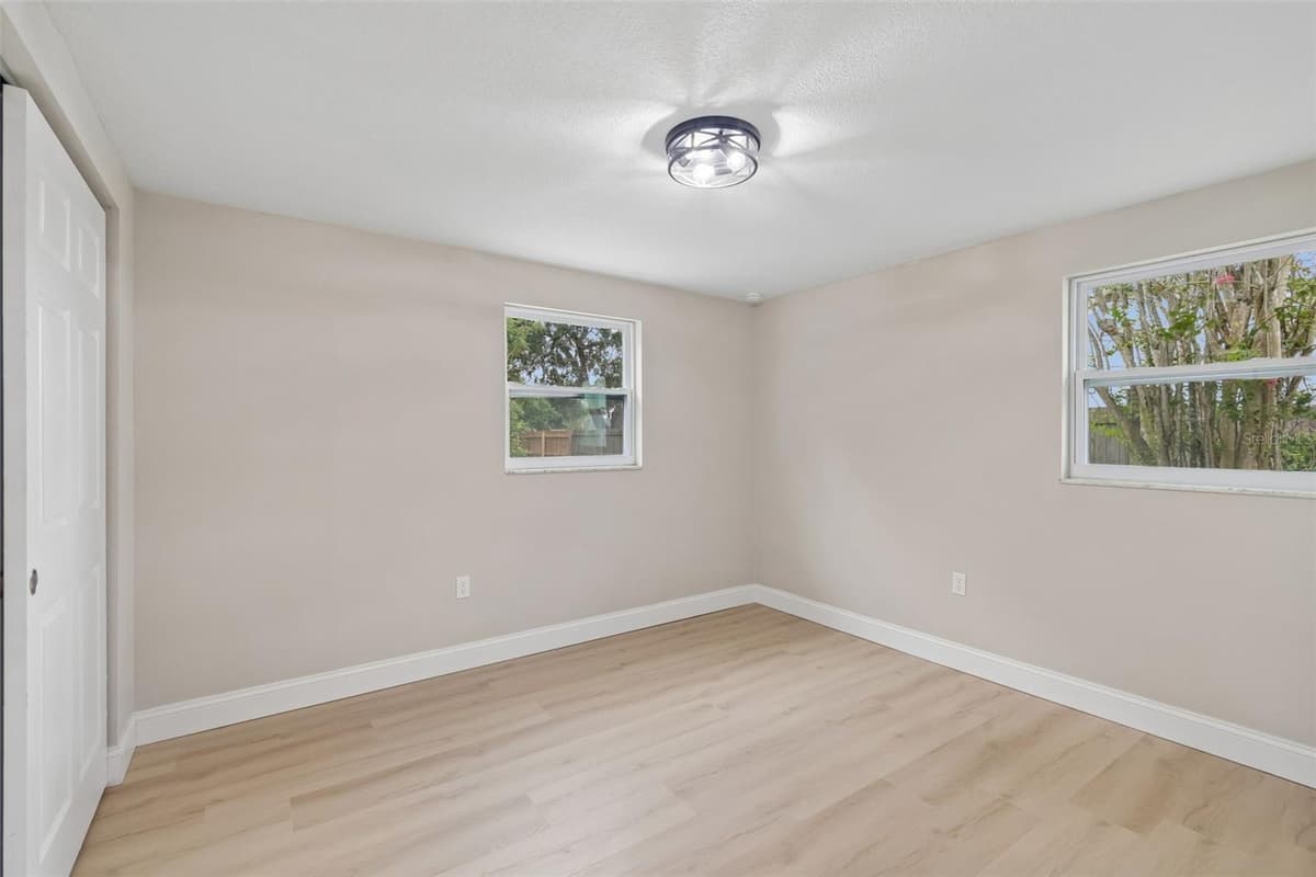 4504 ASHMORE DRIVE — photo 12 of 54