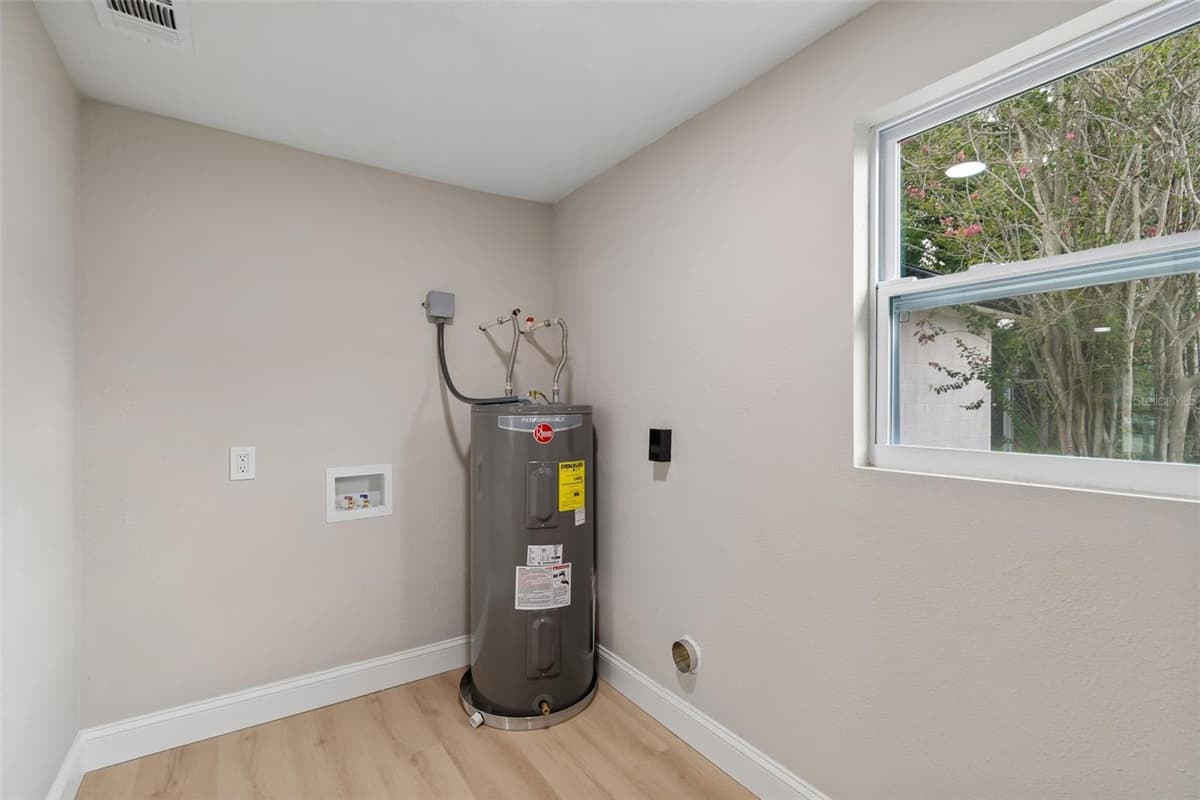 4504 ASHMORE DRIVE — photo 39 of 54