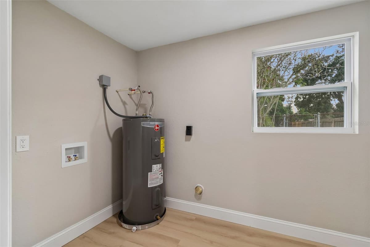 4504 ASHMORE DRIVE — photo 40 of 54