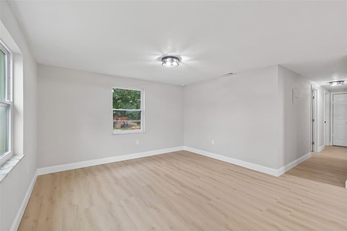 4504 ASHMORE DRIVE — photo 27 of 54