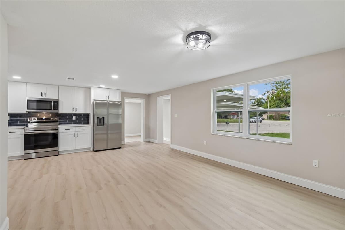 4504 ASHMORE DRIVE — photo 8 of 54