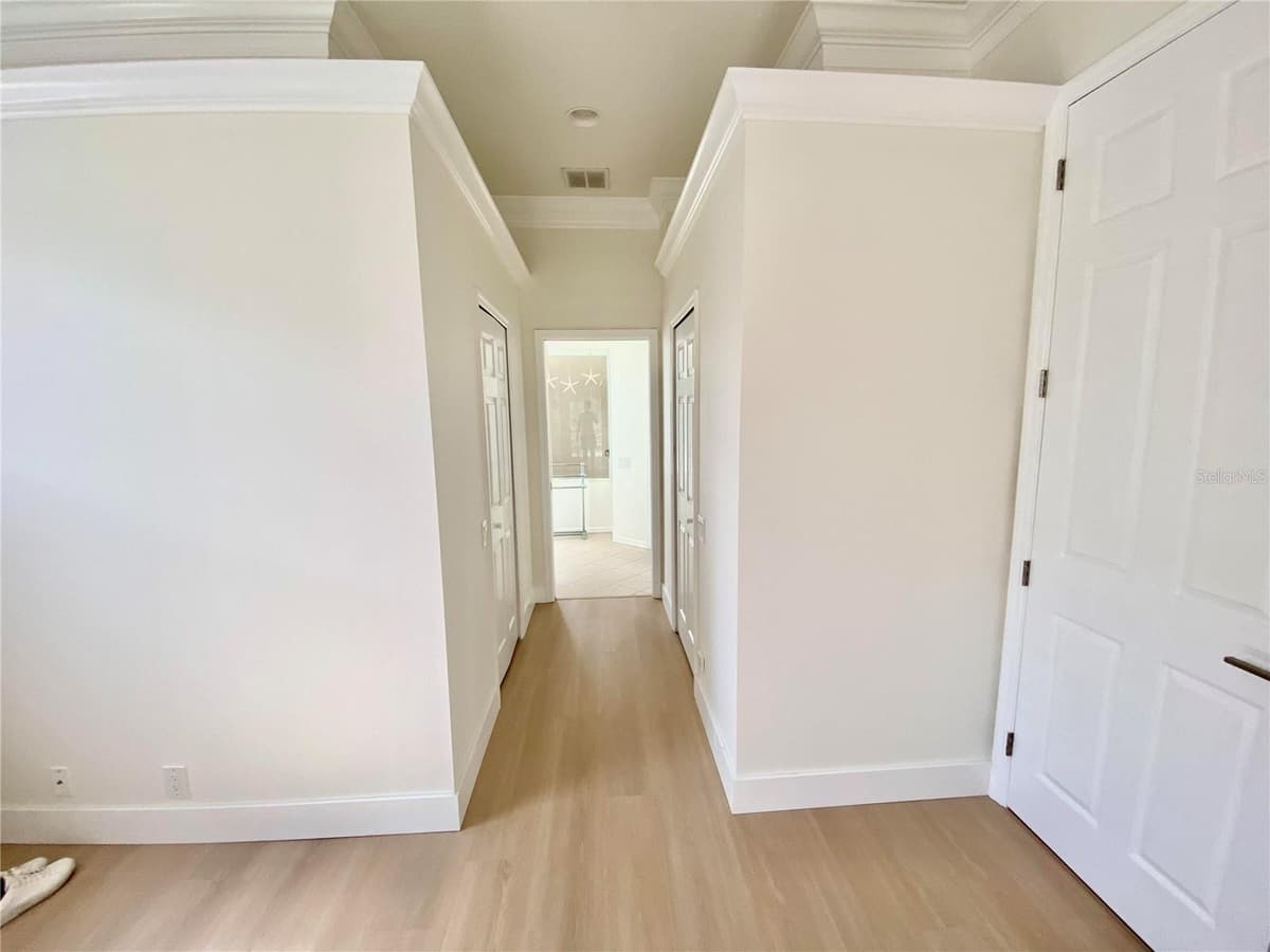 7468 ROXYE LANE — photo 14 of 64