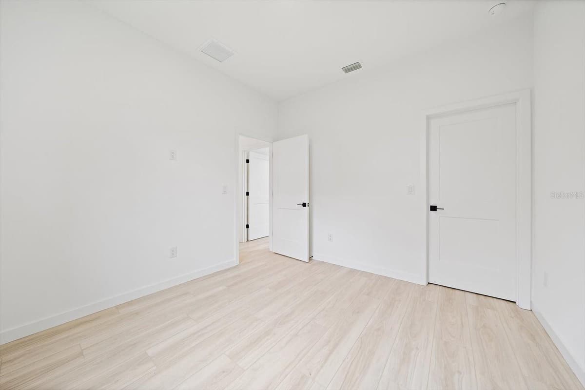 3938 ASCOT DRIVE — photo 11 of 29