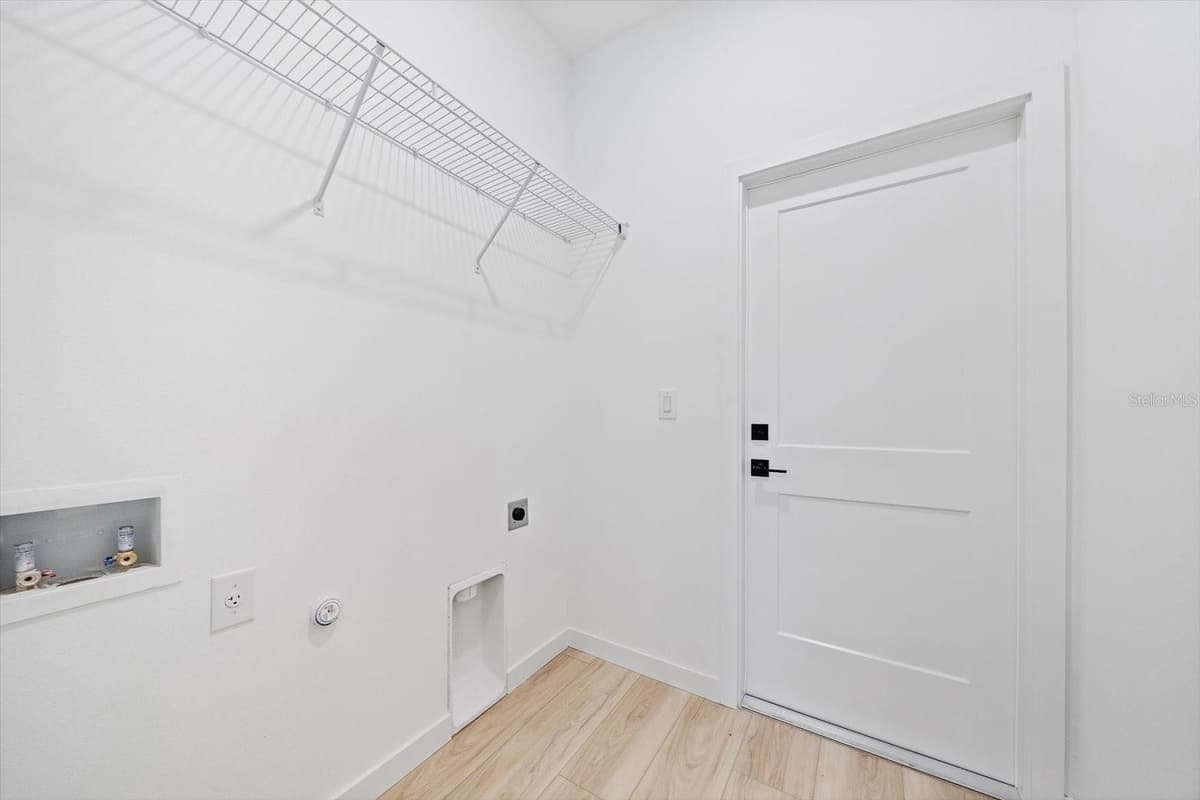 3938 ASCOT DRIVE — photo 7 of 29