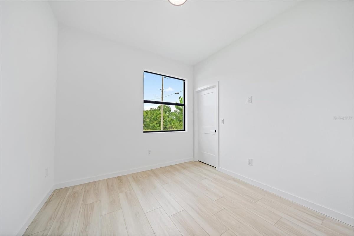 3938 ASCOT DRIVE — photo 8 of 29