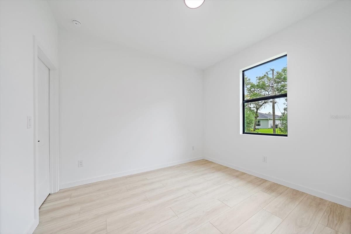 3938 ASCOT DRIVE — photo 10 of 29