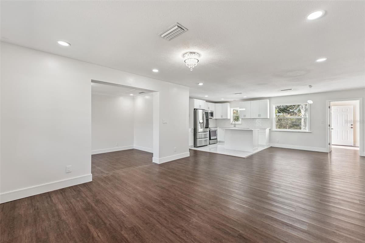 1070 LIBBY COURT — photo 5 of 20