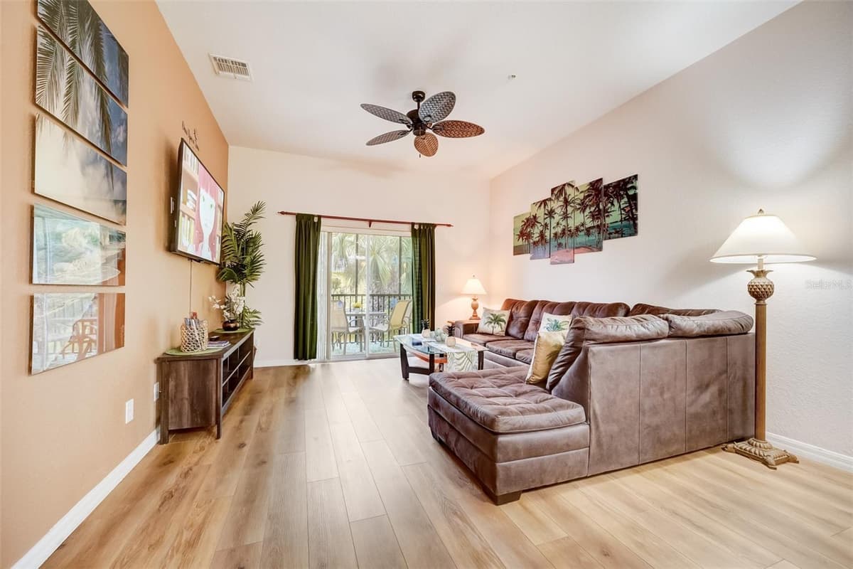 205 LUCAYA LOOP — photo 4 of 24