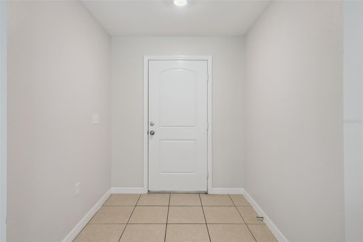 35685 ROSE MOSS AVENUE — photo 5 of 39