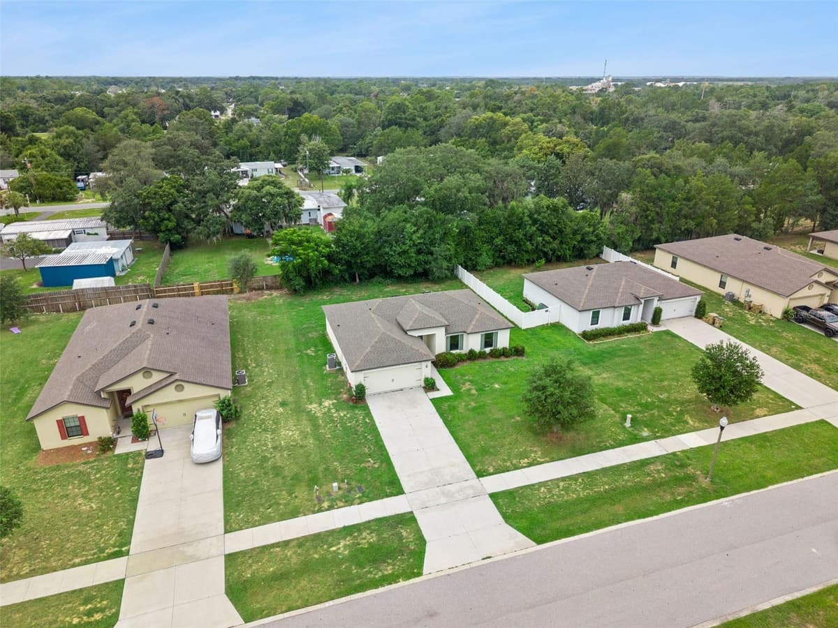35685 ROSE MOSS AVENUE — photo 34 of 39