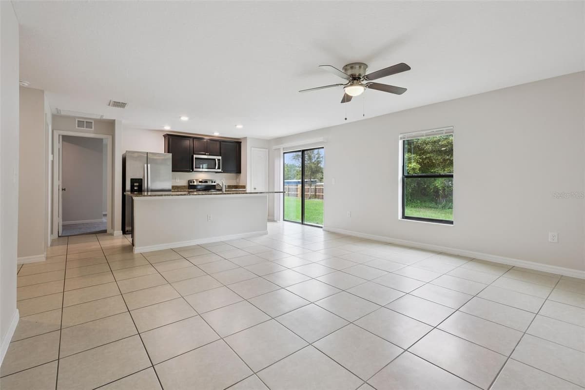 35685 ROSE MOSS AVENUE — photo 6 of 39