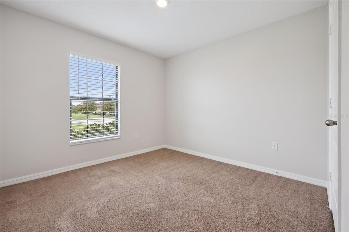 35669 ROSE MOSS AVENUE — photo 22 of 38