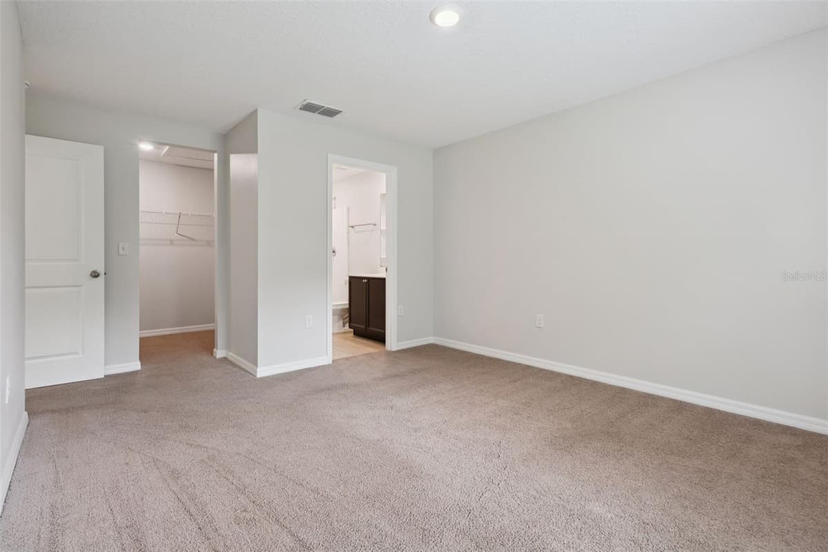 35669 ROSE MOSS AVENUE — photo 16 of 38