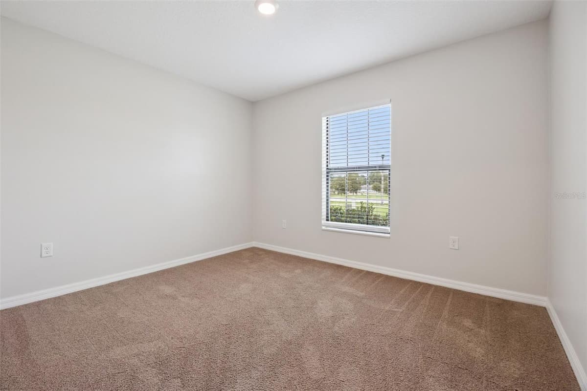 35669 ROSE MOSS AVENUE — photo 19 of 38