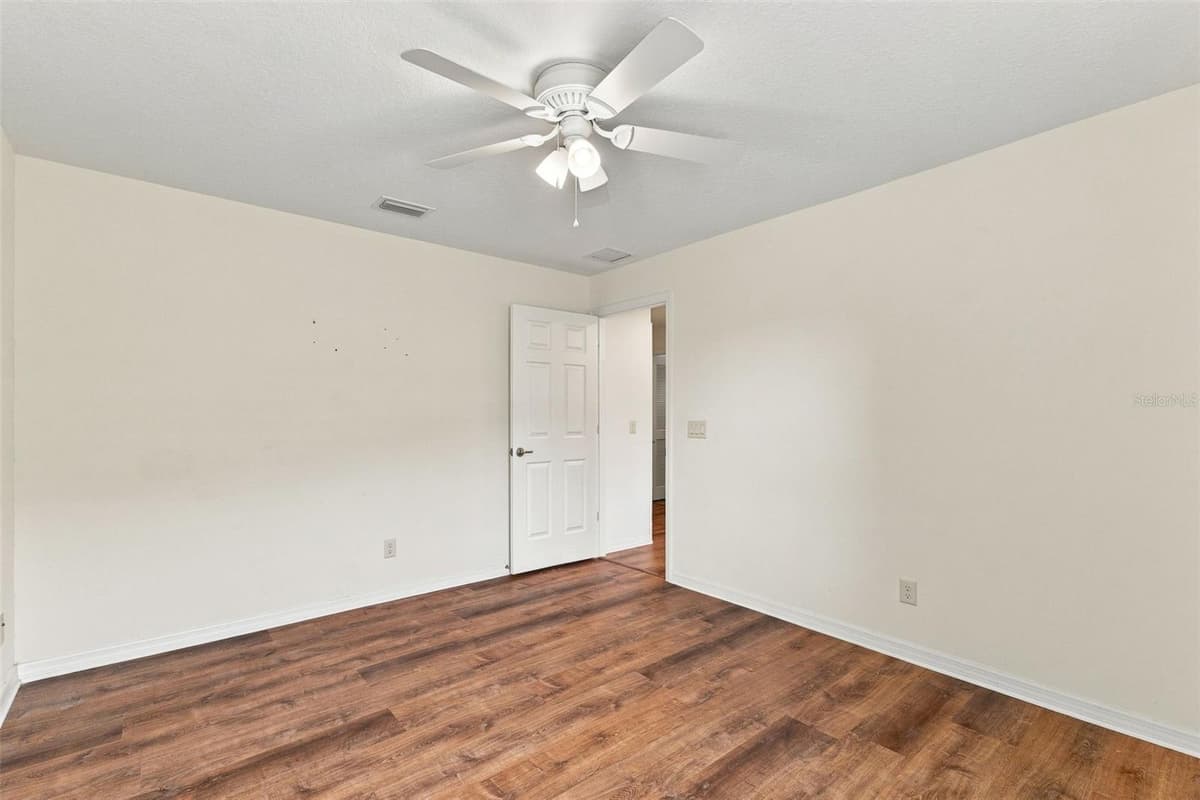 27127 STONEY BROOK DRIVE — photo 33 of 49