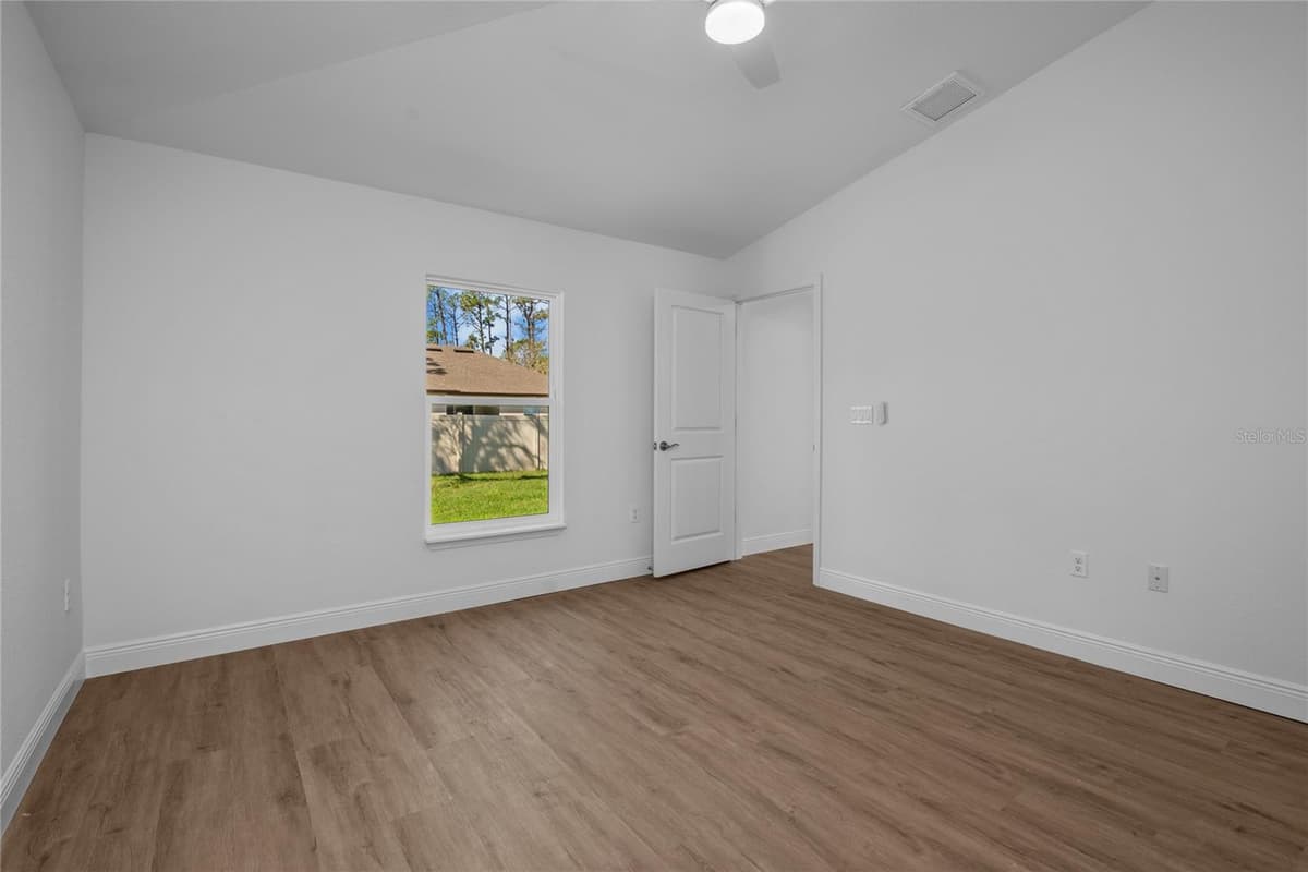 23377 AVACADO AVENUE — photo 7 of 11