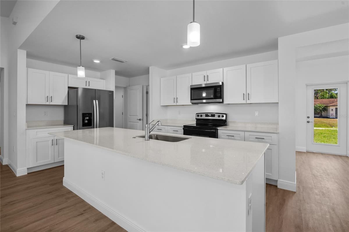 23377 AVACADO AVENUE — photo 2 of 11