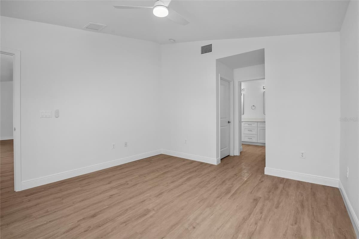 23377 AVACADO AVENUE — photo 6 of 11