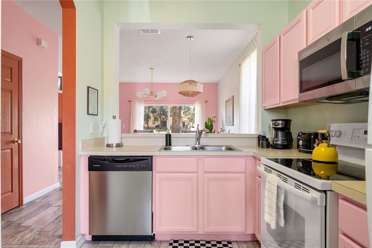 2735 CALABRIA AVENUE — photo 16 of 67