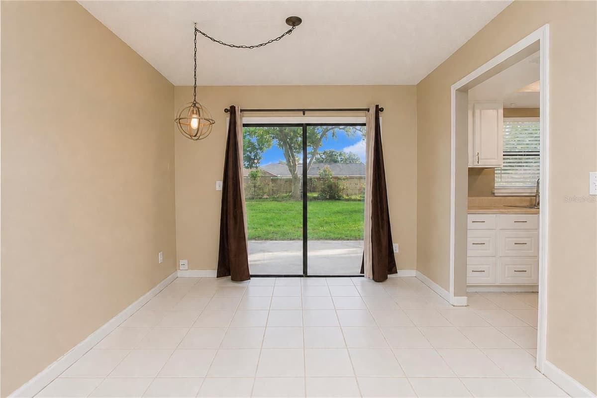 7621 RUTHWIND COURT — photo 9 of 25
