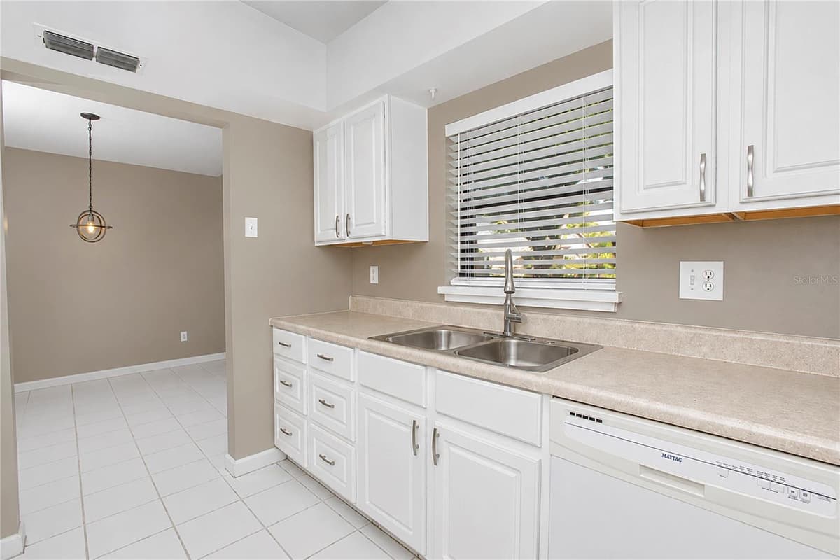 7621 RUTHWIND COURT — photo 12 of 25