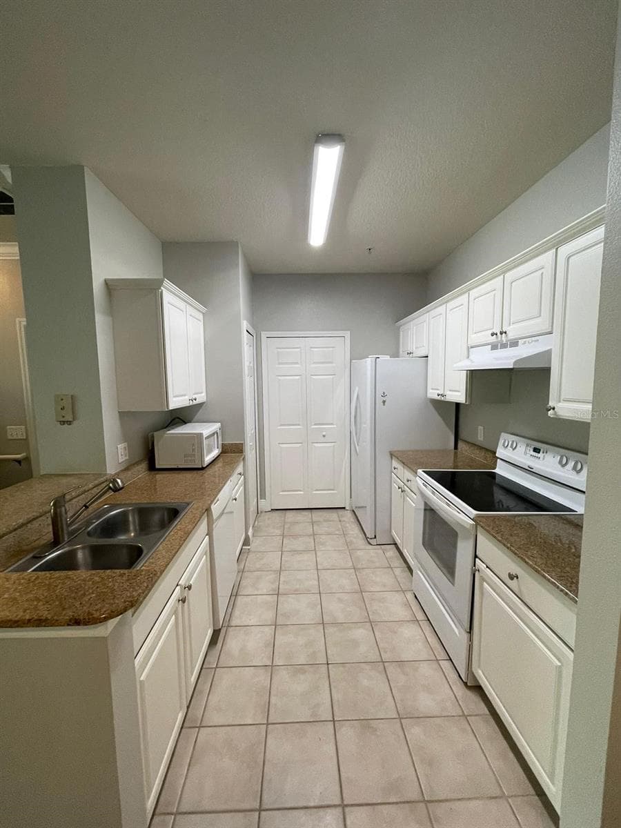 142 SOUTHERN PECAN CIRCLE — photo 4 of 16