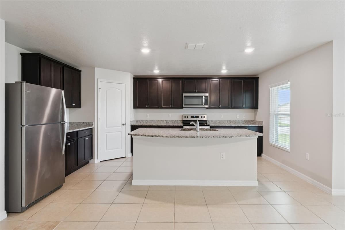 1377 BRENWAY DRIVE — photo 10 of 29