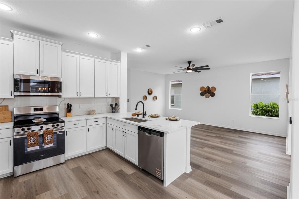 2509 RIVER BRIAR BOULEVARD — photo 12 of 47