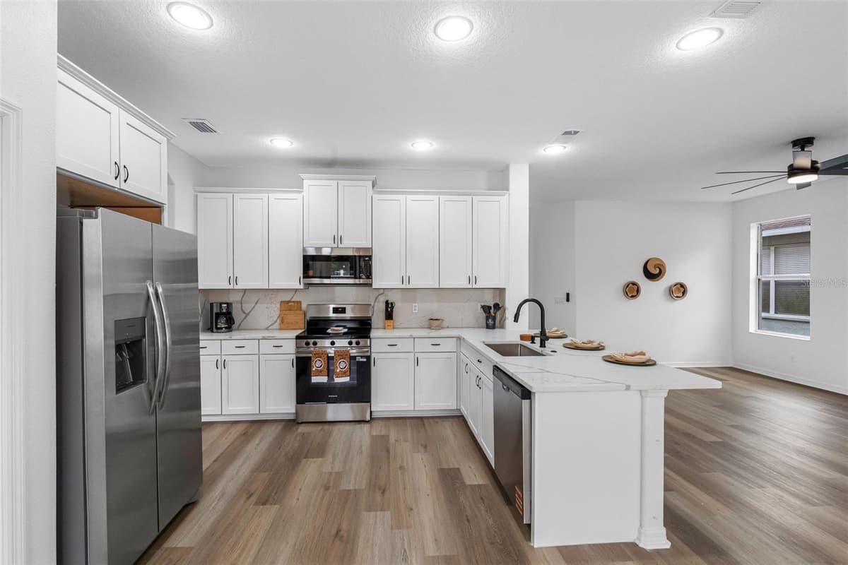 2509 RIVER BRIAR BOULEVARD — photo 2 of 47