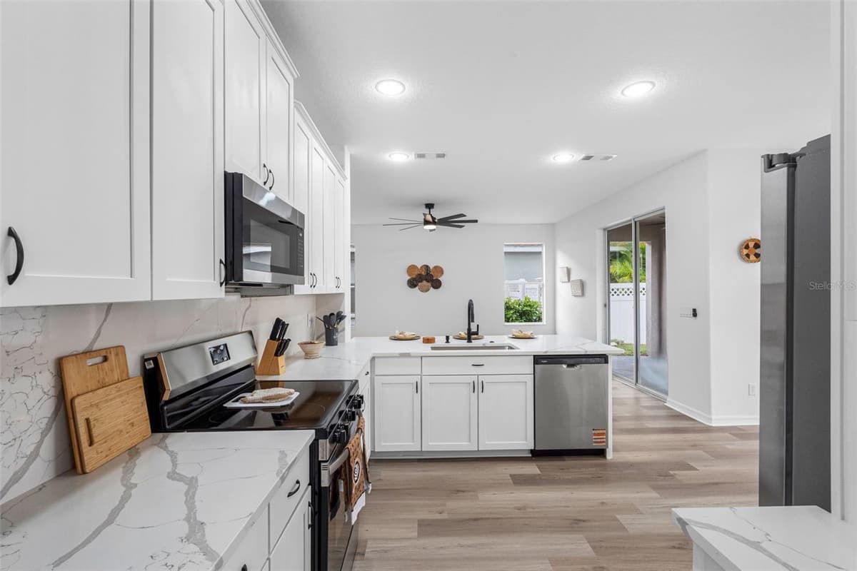 2509 RIVER BRIAR BOULEVARD — photo 10 of 47