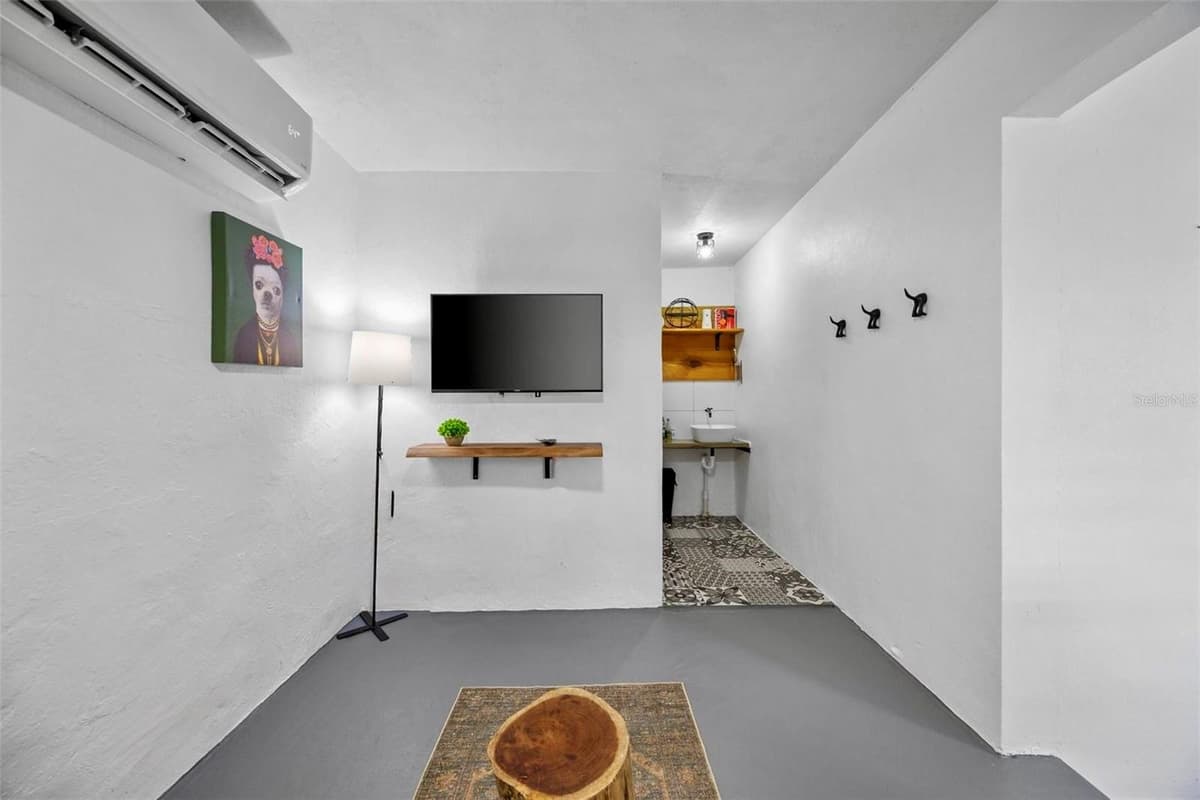 JJ-30 CALLE 10 — photo 9 of 24