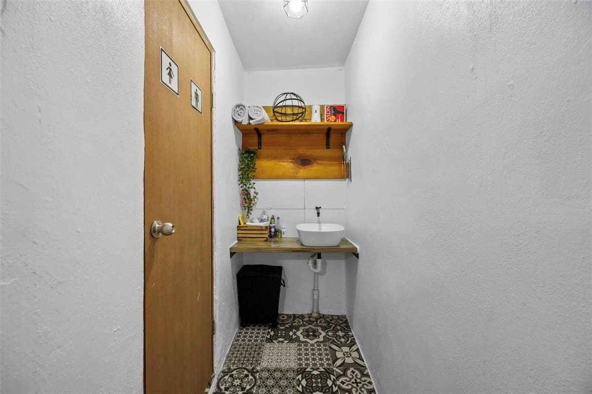 JJ-30 CALLE 10 — photo 11 of 24
