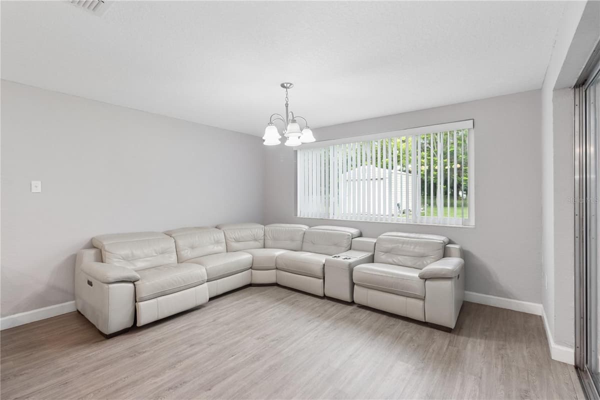 9733 DICK STREET — photo 13 of 41