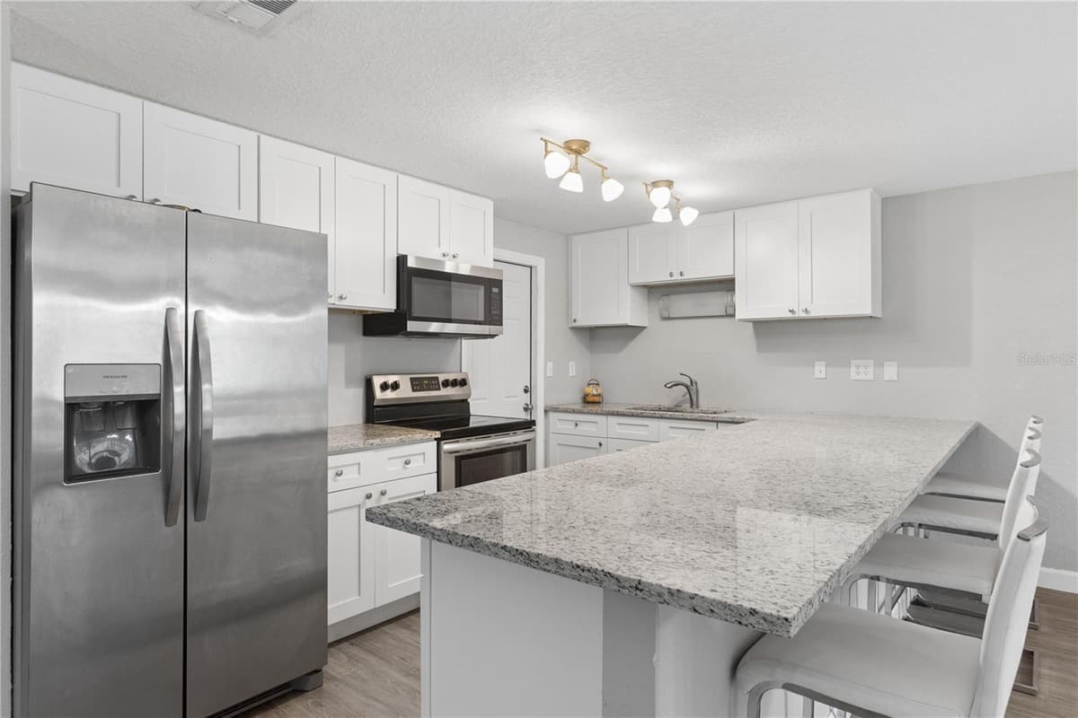 9733 DICK STREET — photo 8 of 41