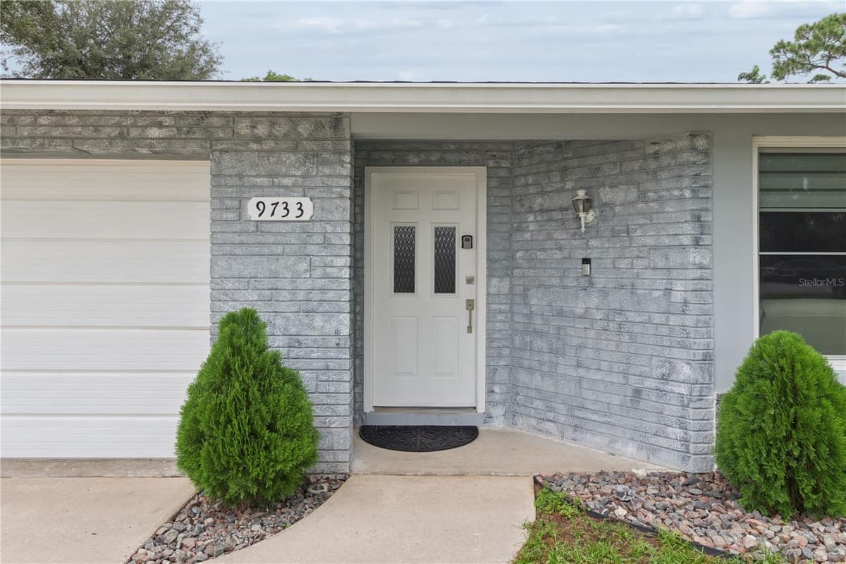 9733 DICK STREET — photo 14 of 41